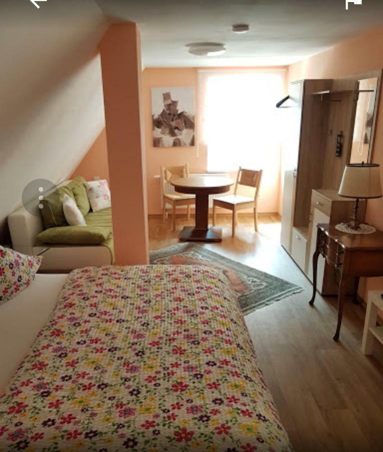 הרבורג Pension Moserhaus מראה חיצוני תמונה